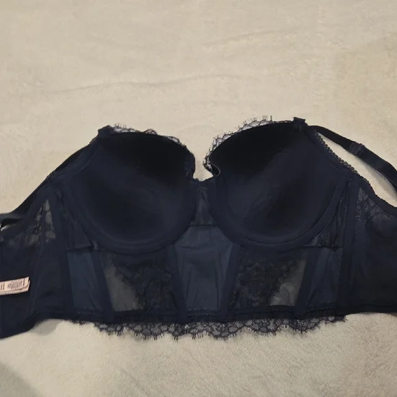 Victoria's Secret Black Lace Velvet Bra with Sparkling Straps - Picture 7 of 8